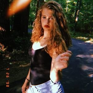 Meet your Posher, Carla